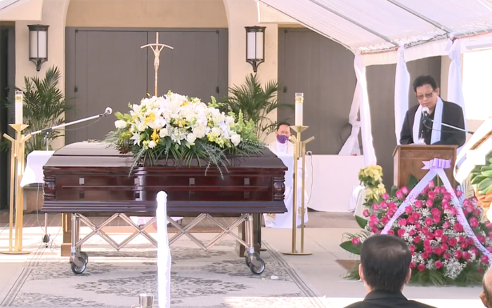 Anh trai NS Chí Tài phát biểu xúc động trong lễ tang và lời nhắn nhủ đặc biệt của NS Hoài Linh