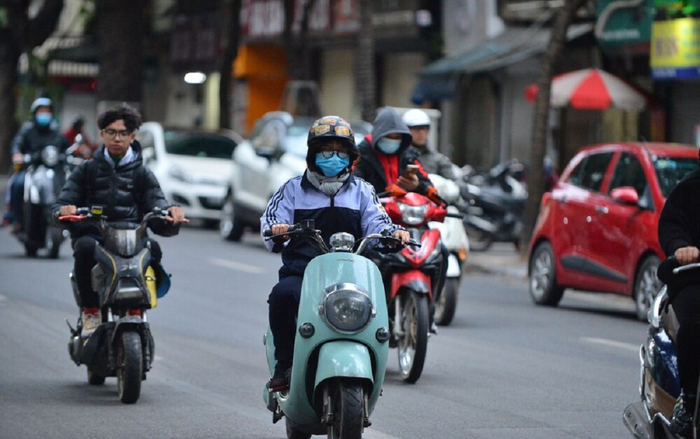 Hà Nội cùng nhiều địa phương khác lùi thời gian đến trường, cho học sinh nghỉ học để tránh rét