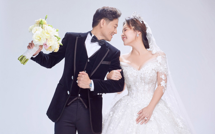 Loạt sao nam Việt lấy vợ hơn tuổi: Người là mối tình cô - trò, bà xã là doanh nhân giàu có