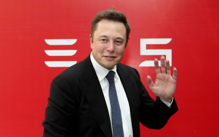 Elon Musk tính chuyển đổi tiền mặt của Tesla thành Bitcoin