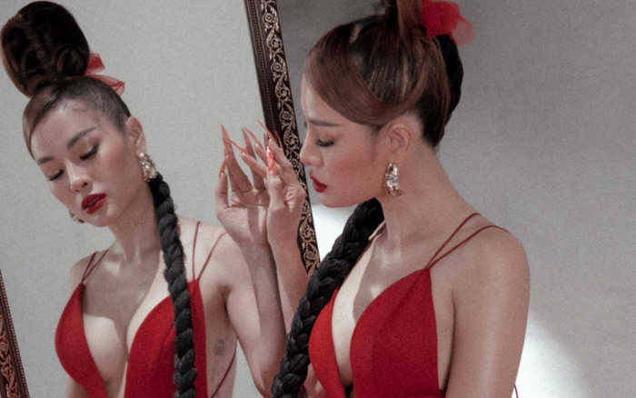 Bị gắn mác ca sĩ 18+, Phương Trinh Jolie tiết lộ: 'Bạn bè hay nói không hở không phải là tôi'