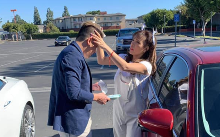 'Tình tin đồn' khoe ảnh được Hoàng Anh bế bổng đầy tình cảm còn thách thức cư dân mạng