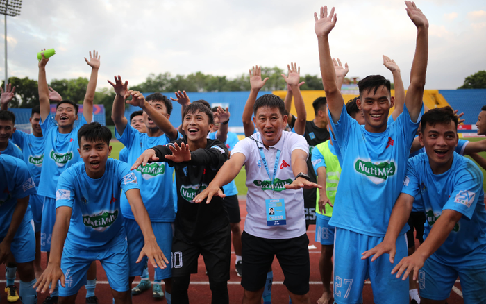 Đội bóng của bầu Hải, bầu Đức và hành trình đi đến chung kết SV-League 2020