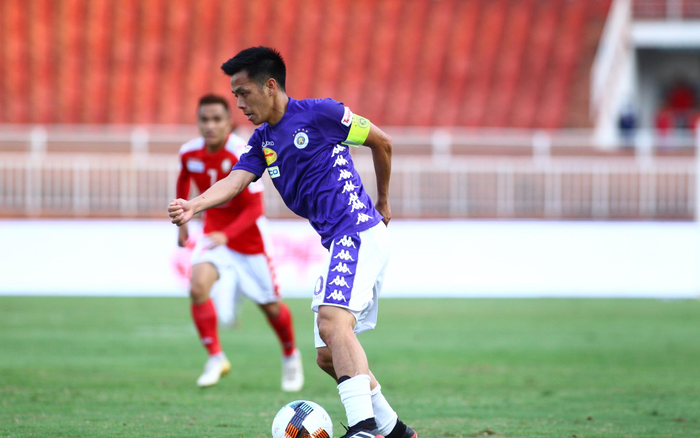 Vì sao Công Phượng bị loại khỏi cuộc đua QBV, Văn Quyết là số 1?