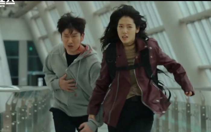 Phim 'Sisyphus: The Myth' tung teaser hoành tráng, Park Shin Hye 'ngầu lòi' chiến đấu như chiến binh