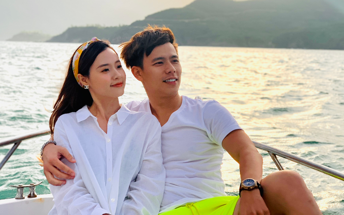 Sau Chi Dân, Midu khiến fan 'đổ đứ đừ' với loạt khoảnh khắc 'ngọt lịm' cùng Trần Anh Huy