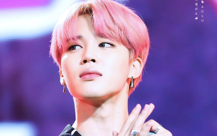 Jimin (BTS) tặng fan và gửi lời chúc Giáng sinh an lành