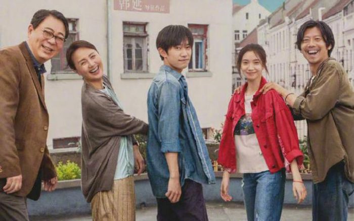 Phim của Dịch Dương Thiên Tỉ phá kỉ lục vé bán sớm nhưng lại ít suất chiếu tại rạp hơn phim khác!