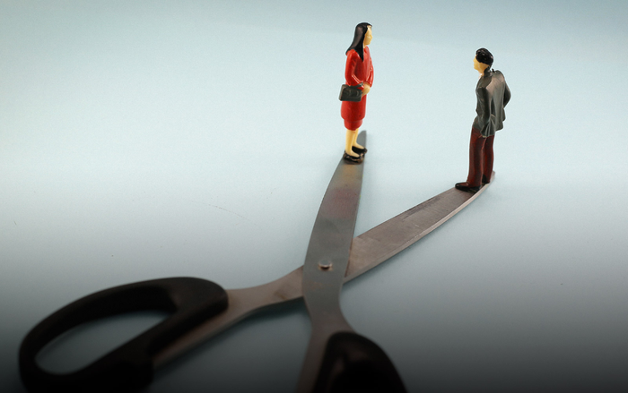 Các cặp vợ chồng Trung Quốc xếp hàng chờ ly hôn để tránh '30 ngày hòa hoãn'