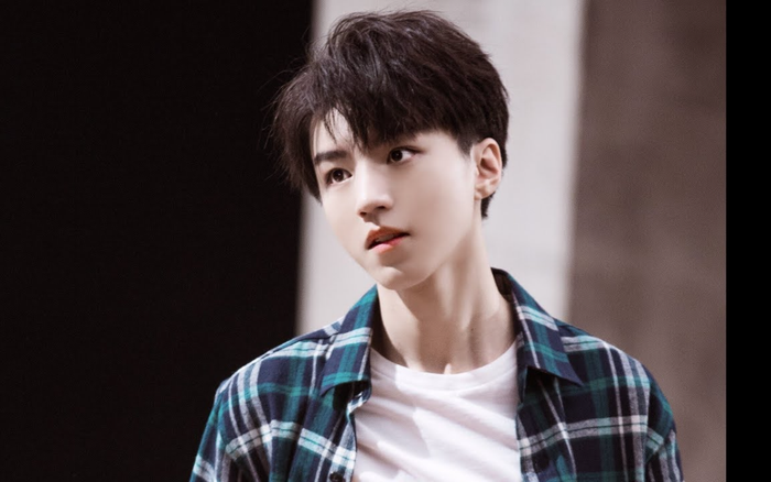 Sau khi kiệt sức xin vắng mặt tại sự kiện giao thừa, Vương Tuấn Khải lộ dấu hiệu mắc bệnh tim?