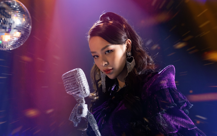 Phí Phương Anh sẵn sàng bị chỉ trích khi lấn sân ca hát