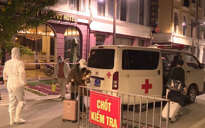 Thông tin mới liên quan đến ca dương tính với SARS-CoV-2 sau khi rời khu cách ly về nhà