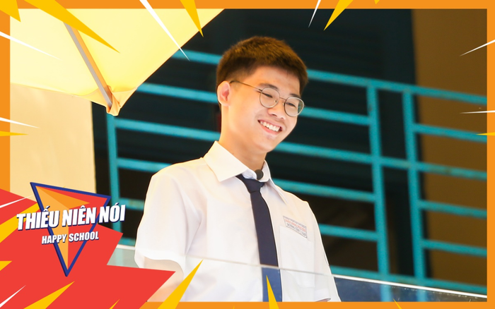 Nam sinh 'bóc phốt' giáo viên dạy Toán nhiệt tình cổ vũ trong cuộc thi kéo co khiến lớp thua thảm hại