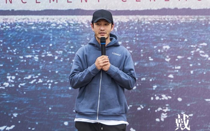 Đạo diễn không ngại mượn chuyện của Huỳnh Hiểu Minh để đánh bóng hình ảnh