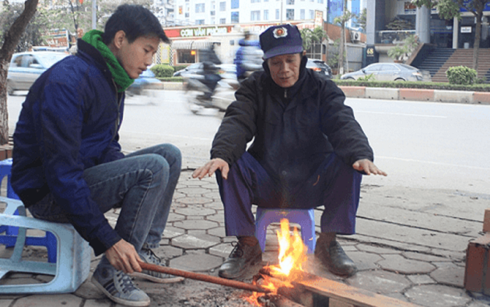 Hà Nội còn 7 độ C, nhiều nơi ở miền núi xuất hiện băng tuyết bao phủ
