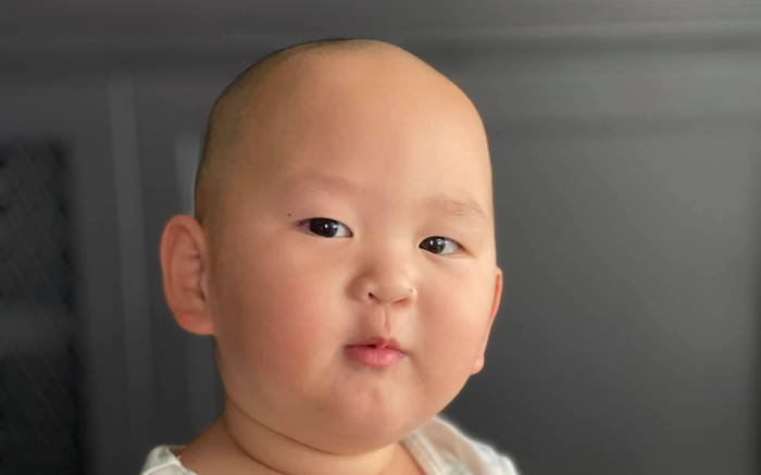 Vẻ đẹp chuẩn 'soái ca' của quý tử Trà My Idol