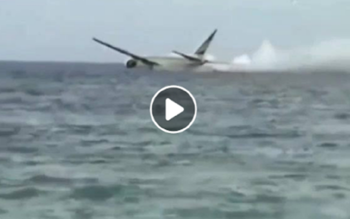 Thực hư video máy bay Indonesia lao thẳng xuống biển lan truyền trên mạng xã hội