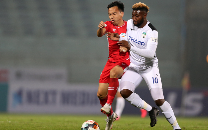 Bao giờ các đội bóng Việt Nam hết cảnh 'chạy cơm từng... mùa'?