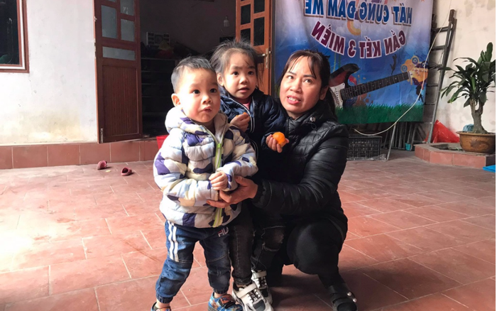 Hoàn cảnh bi đát của hai cháu bé bị bỏ rơi trong cái lạnh 10 độ C: Vài tháng mất cả mẹ lẫn ông ngoại