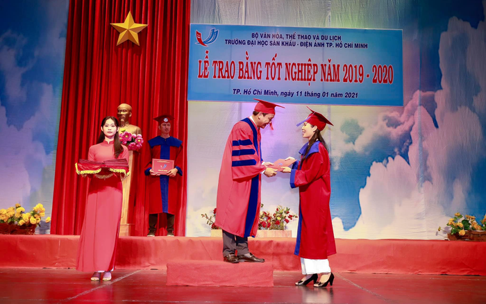 Ở tuổi 49, Á hậu Trịnh Kim Chi tốt nghiệp Cử nhân Trường đại học Sân khấu - Điện ảnh