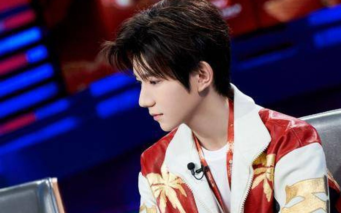 Bị chê kém nổi tiếng hơn đồng đội, Vương Nguyên lên hotsearch chỉ vì hành động nhỏ