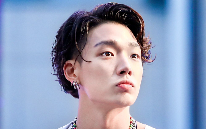 Bobby (iKON) nhá hàng sản phẩm solo mới, tận dụng 'cây nhà lá vườn'