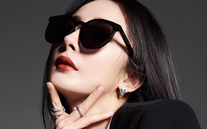 Dương Mịch trong loạt ảnh tạp chí mới nhất bị chế nhạo trông như phù thủy