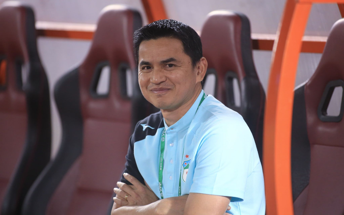 Nụ cười nhạt của Kiatisak trong ngày HAGL 'đen đủi' thua Sài Gòn FC