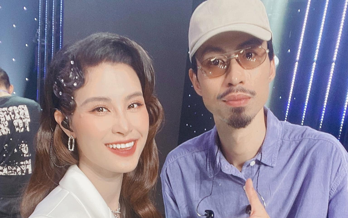 Khoe ảnh selfie tươi rói cùng nhau, Đông Nhi và Đen Vâu được fan kịch liệt yêu cầu ra bài hát chung