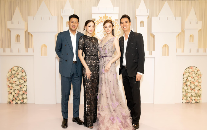 Huyền Baby diện váy xẻ ngực nóng bỏng, đọ sắc cùng con dâu tương lai của tỷ phú