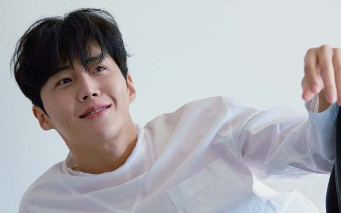 Nam phụ Kim Seon Ho đẹp rạng ngời trong bộ ảnh mới