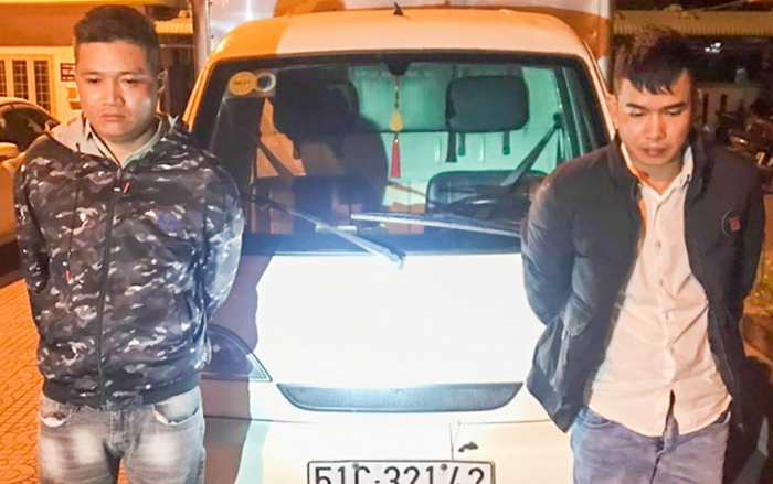 Hai nam thanh niên thực hiện hàng chục vụ lừa đảo liên tỉnh bằng cách giả làm nhân viên giao hàng