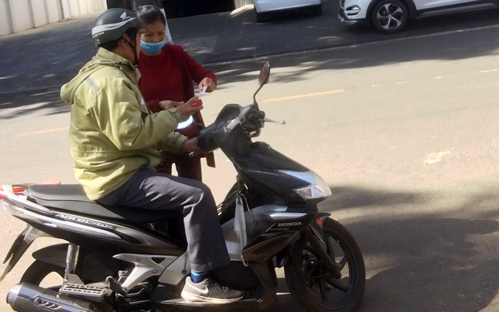 'Cháy vé' trận HAGL - SLNA, khán giả Pleiku háo hức chờ Kiatisak tái xuất