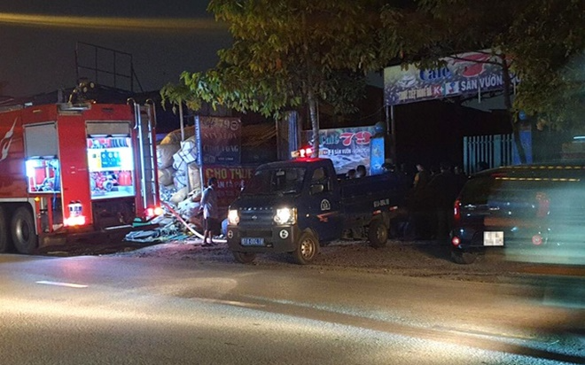 Nam thanh niên vừa đi cai nghiện về ôm bình gas, can xăng la hét dọa đốt quán cà phê