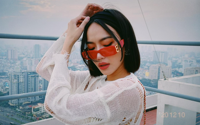 'Mặn mòi' như Diệu Nhi, khoe siêu xe 1 cách không giống ai