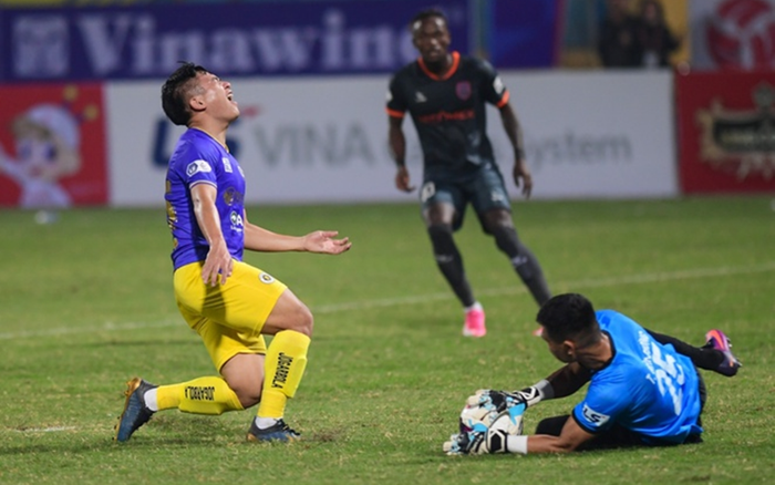 Hà Nội FC thua trận thứ hai liên tiếp, tiếp tục đứng cuối bảng xếp hạng
