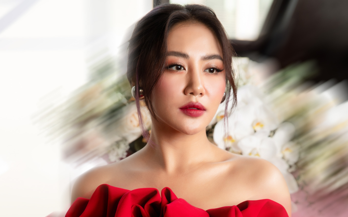 Văn Mai Hương khoe nhan sắc ngày càng mặn mà tại họp báo ra mắt album 'Hương'