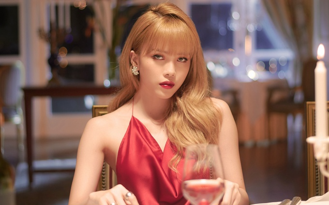 Sau câu nói của Sơn Tùng, khán giả tràn vào MV của Thiều Bảo Trâm: '8 năm thì một câu nói có đủ?'