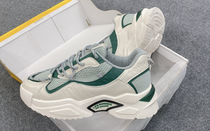 Khám phá shop giày Tom Store - Tín đồ mê giày sneaker khó lòng bỏ qua