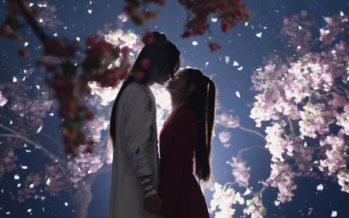 Fan sốt rần rần với hậu trường cảnh hôn lãng mạn của Triệu Lệ Dĩnh - Vương Nhất Bác trong 'Hữu Phỉ'