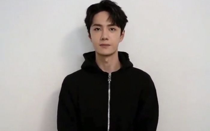 Vương Nhất Bác từ bỏ streetwear, chọn vest lịch lãm vì lý do khá đáng yêu