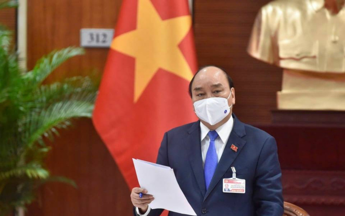 Thủ tướng triệu tập cuộc họp khẩn phòng chống COVID-19 ngay tại phòng họp Đại hội Đảng XIII