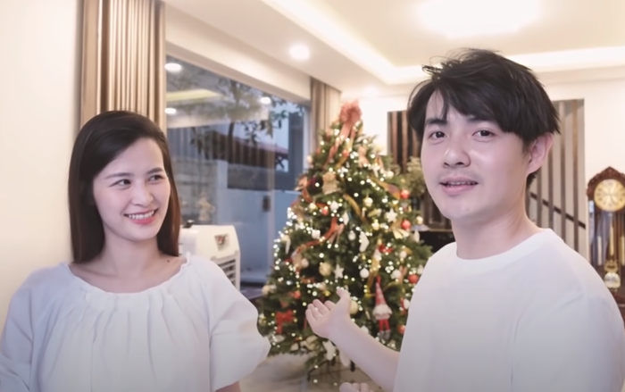 Soi mọi ngóc ngách bên trong biệt thự đắt đỏ của Đông Nhi và Ông Cao Thắng