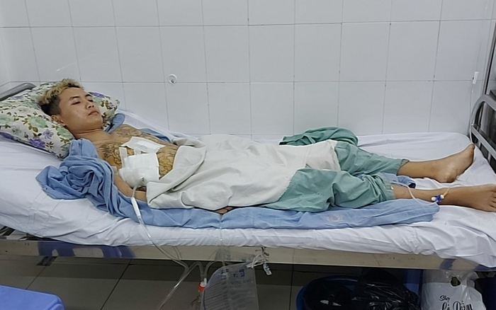 Nam thanh niên bị đâm nguy kịch khi bán hàng trong chợ đầu mối Tân Biên