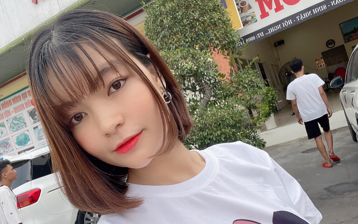 Vợ Mạc Văn Khoa nổi giận vì bị dân mạng hỏi 'kém duyên': Sao tag tên chồng hoài vậy?