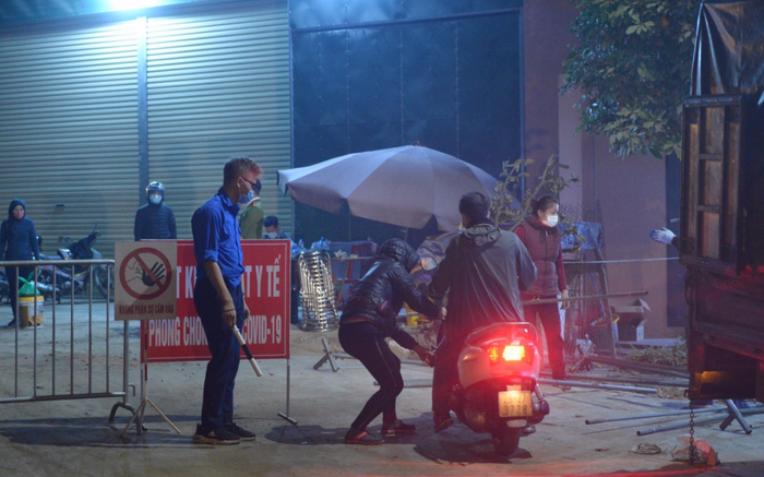 Phong toả toàn bộ nhà máy Z153, khu trọ của ca bệnh COVID-19 thứ 4 ở Hà Nội