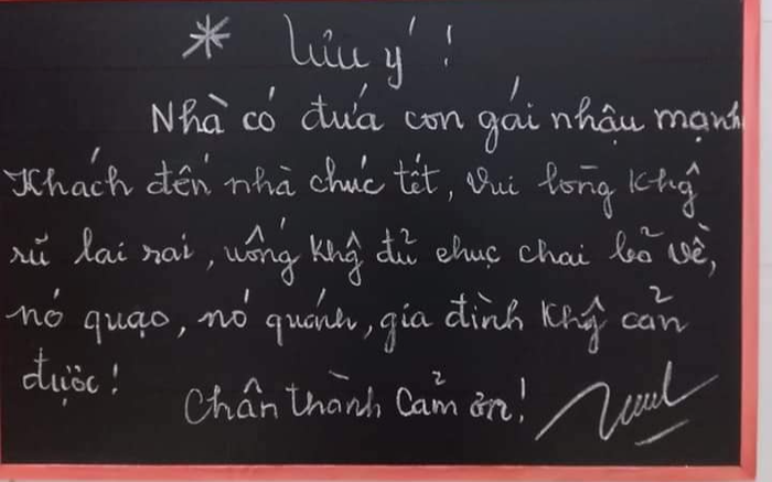 Treo bảng cảnh báo 'bợm nhậu', bà ngoại 'cà khịa' khả năng nhậu nhẹt của cháu gái