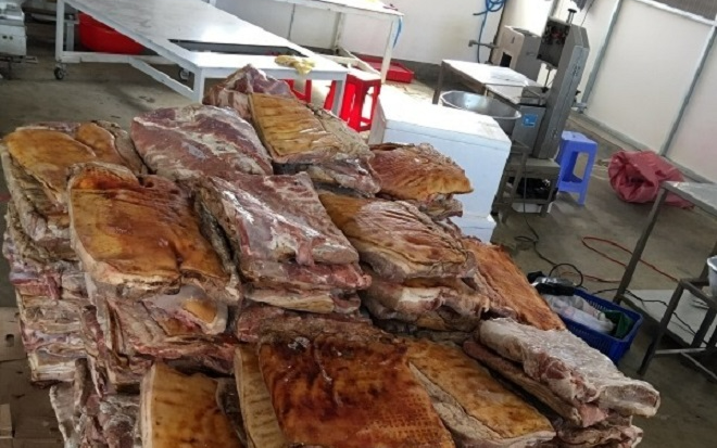Phát hiện hơn 1,4 tấn thịt heo đông lạnh không rõ nguồn gốc xuất xứ
