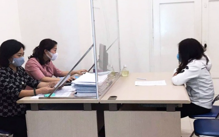 Tung tin BN1553 mắc COVID-19 khi hát karaoke 'tay vịn', 3 phụ nữ tại Hà Nội bị phạt 22,5 triệu đồng