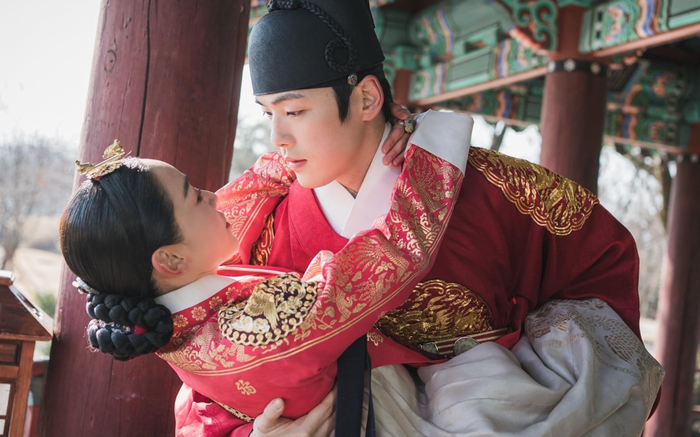 'Mr. Queen' tập 17: Shin Hye Sun - Kim Jung Hyun nhảy điệu Tango, ăn mừng mang thai?